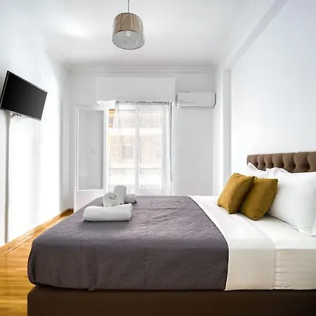 Sunny 2 Bedroom Cozy Apartment, View Of Parthenon *
