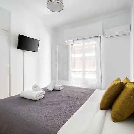 Sunny 2 Bedroom Cozy Apartment, View Of Parthenon Apartment Athens