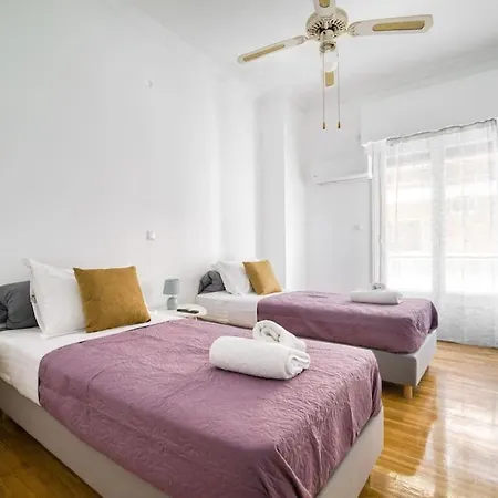 Sunny 2 Bedroom Cozy Apartment, View Of Parthenon Apartment