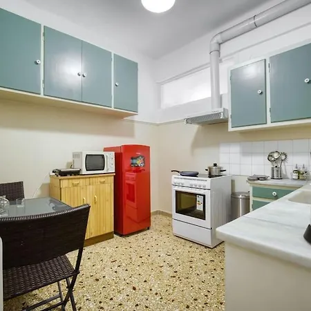 Sunny 2 Bedroom Cozy Apartment, View Of Parthenon Apartment