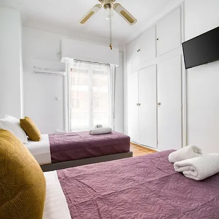 Sunny 2 Bedroom Cozy Apartment, View Of Parthenon